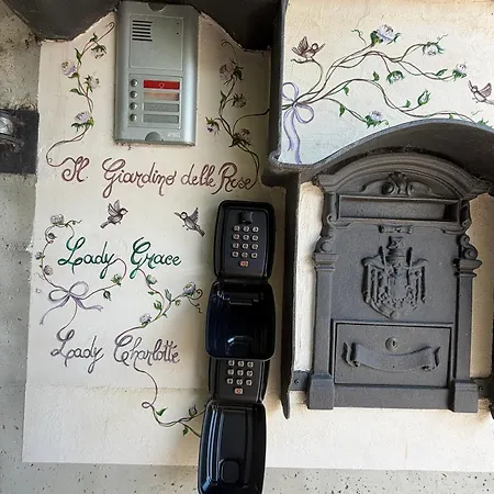 Il Giardino Delle Rose - *